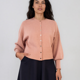 Jachetă din tricot cu nasturi şi mâneci bufante roz PN119