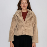 Jachetă scurtă din blană artificială beige PN153