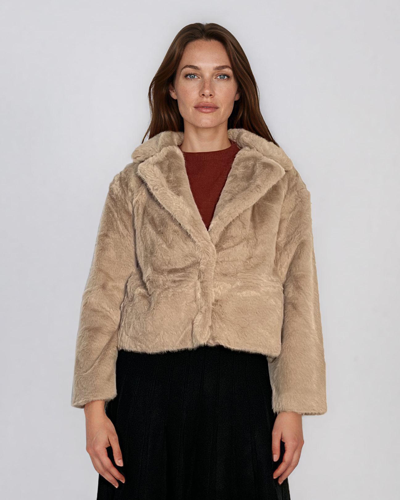Jachetă scurtă din blană artificială beige PN153