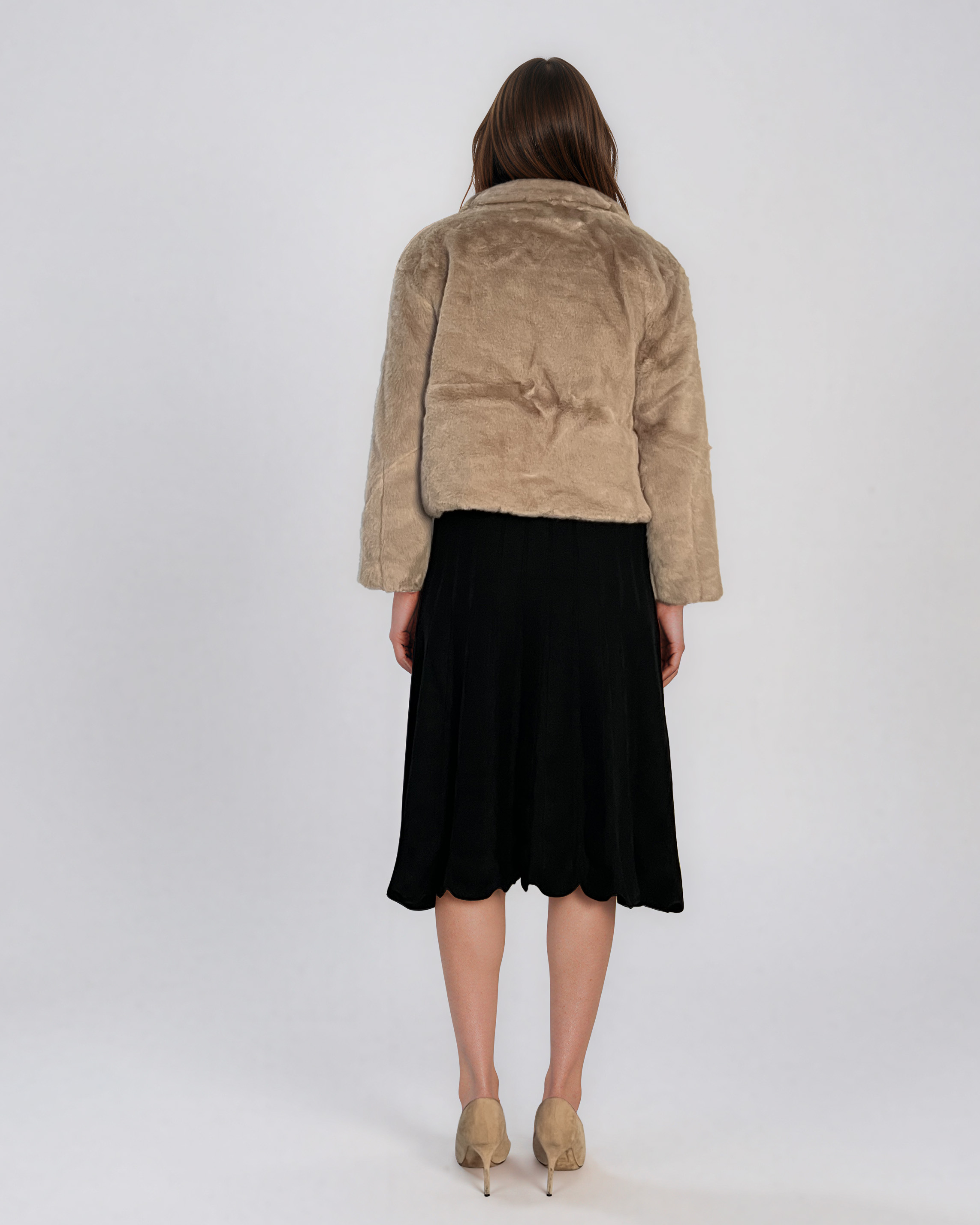 Jachetă scurtă din blană artificială beige PN153
