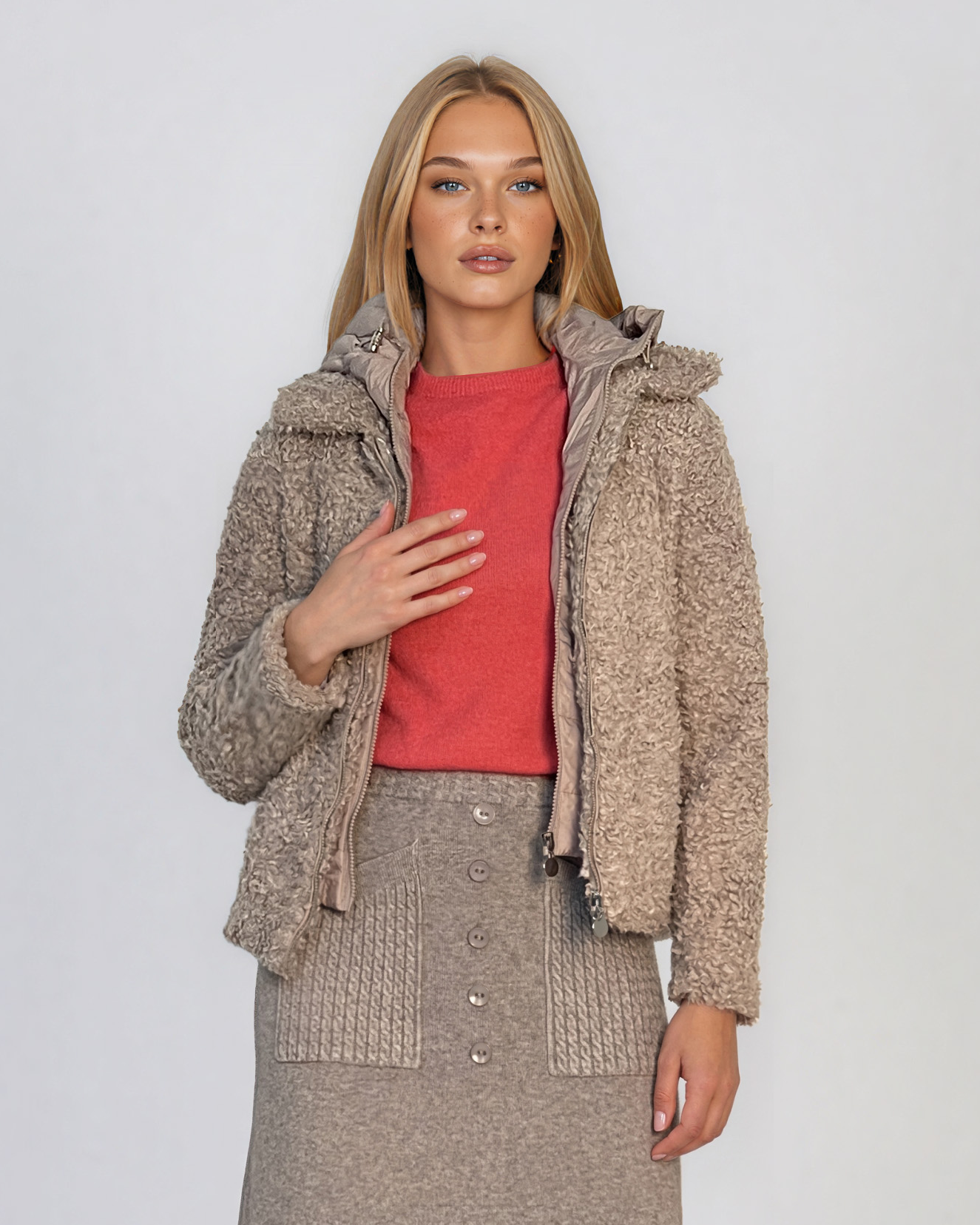 Jachetă scurtă din blană artificială cu glugă beige PN154