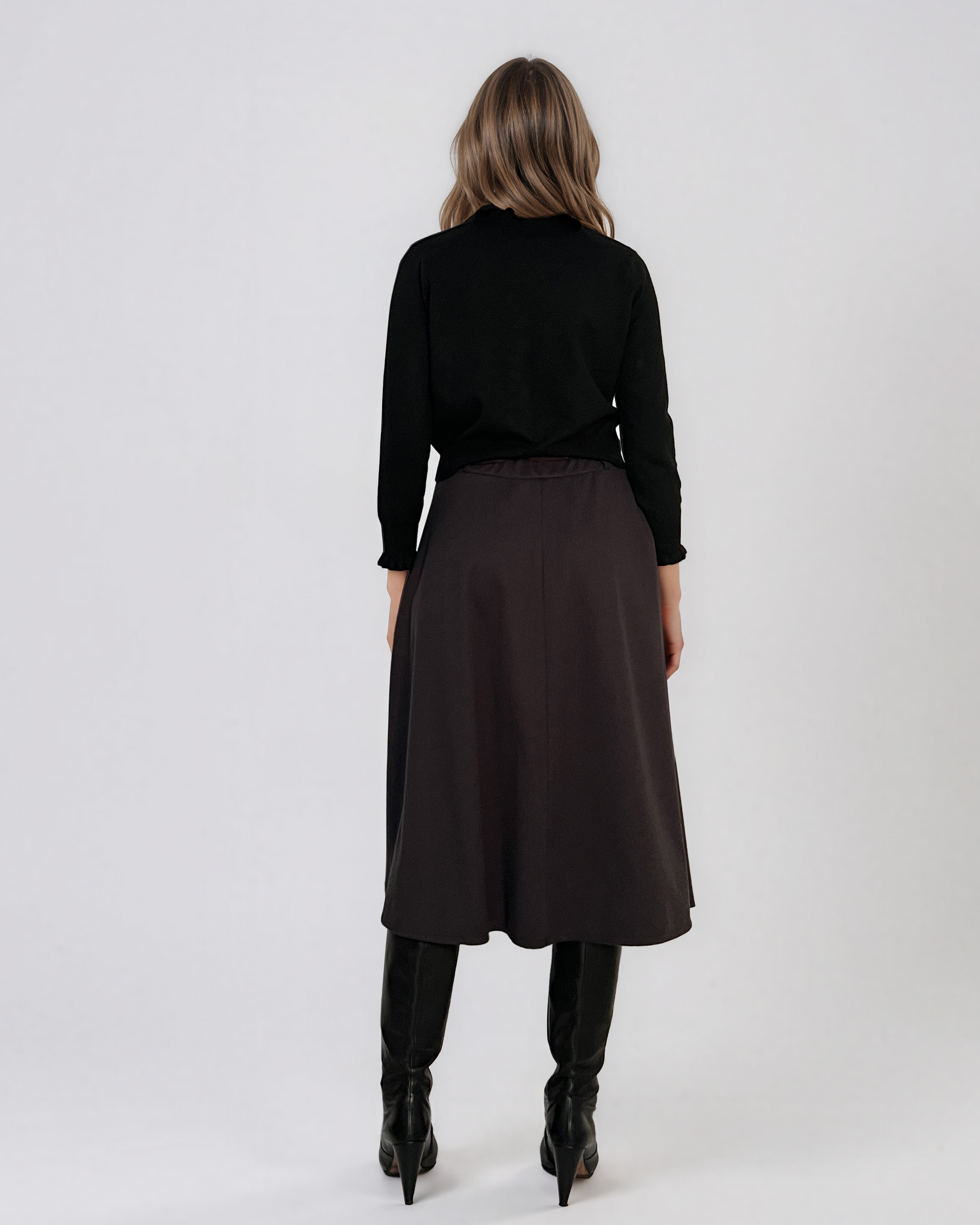 Jachetă scurtă din tricot cu nasturi şi volănaşe negru PN116