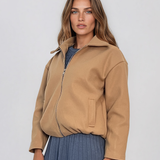 Jachetă scurtă tip bomber cu guler şi fermoar beige HL255