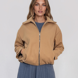 Jachetă scurtă tip bomber cu guler şi fermoar beige HL255