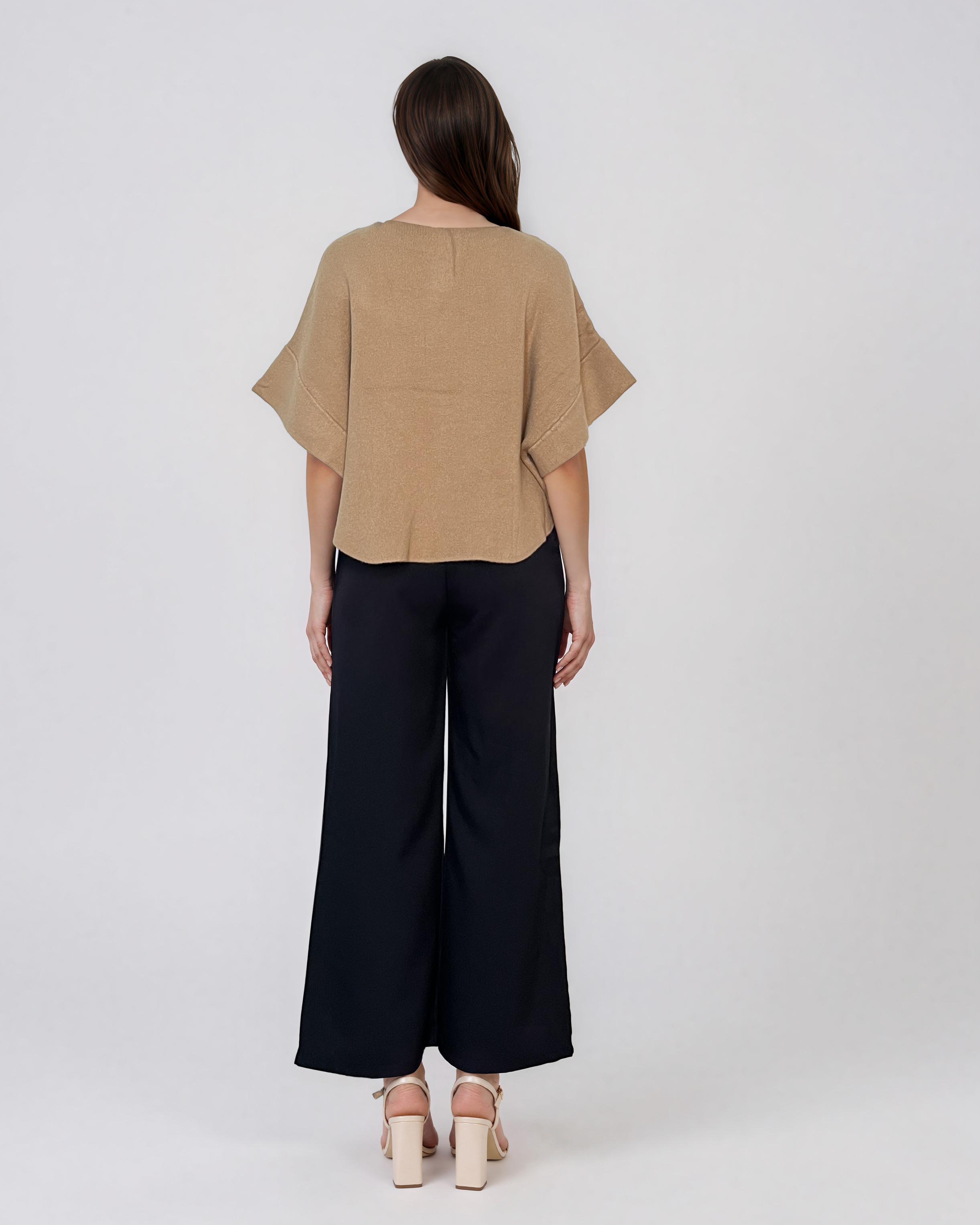 Jachetă tricotată cu nasturi şi mânecă scurtă largă beige PN106