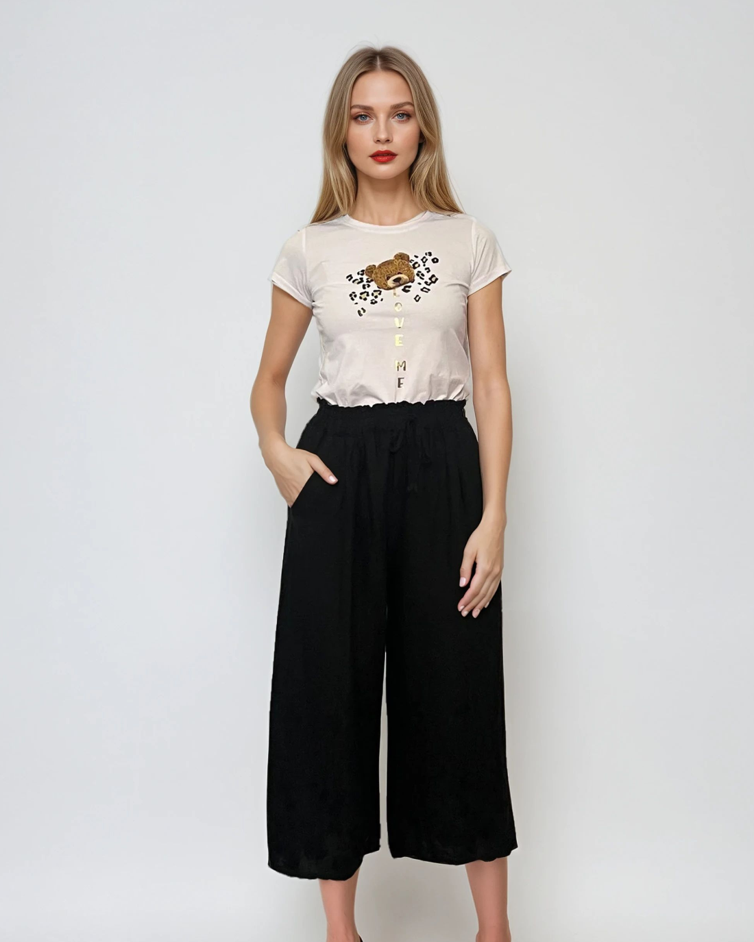 Pantaloni 3/4 din in cu broderie florală și buzunare negru 
