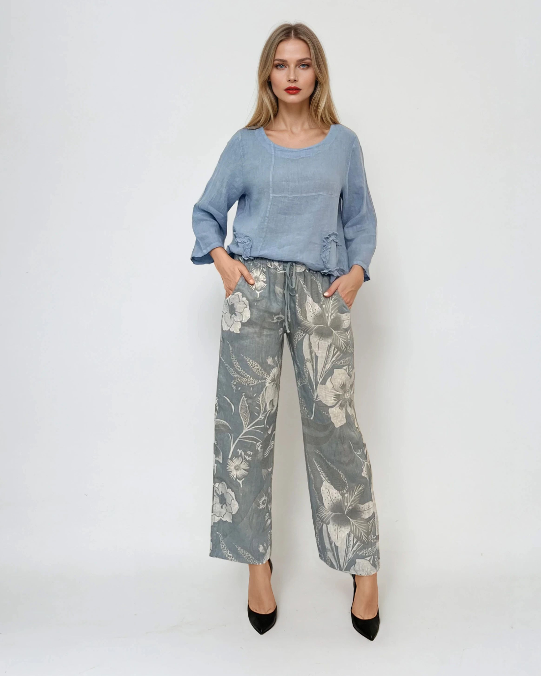Pantaloni cu print floral și șiret bleu 