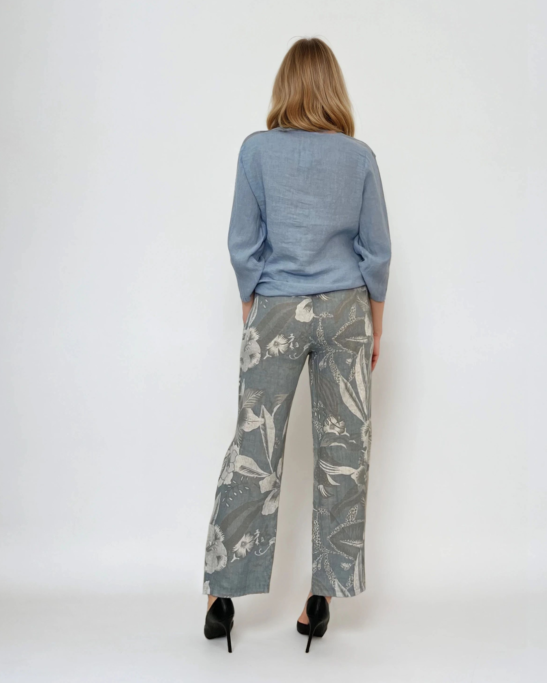 Pantaloni cu print floral și șiret bleu 