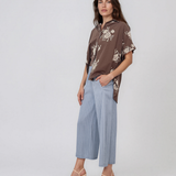 Pantaloni culotte din vâscoză și in cu dungi, lungime trei sferturi bleu HL180