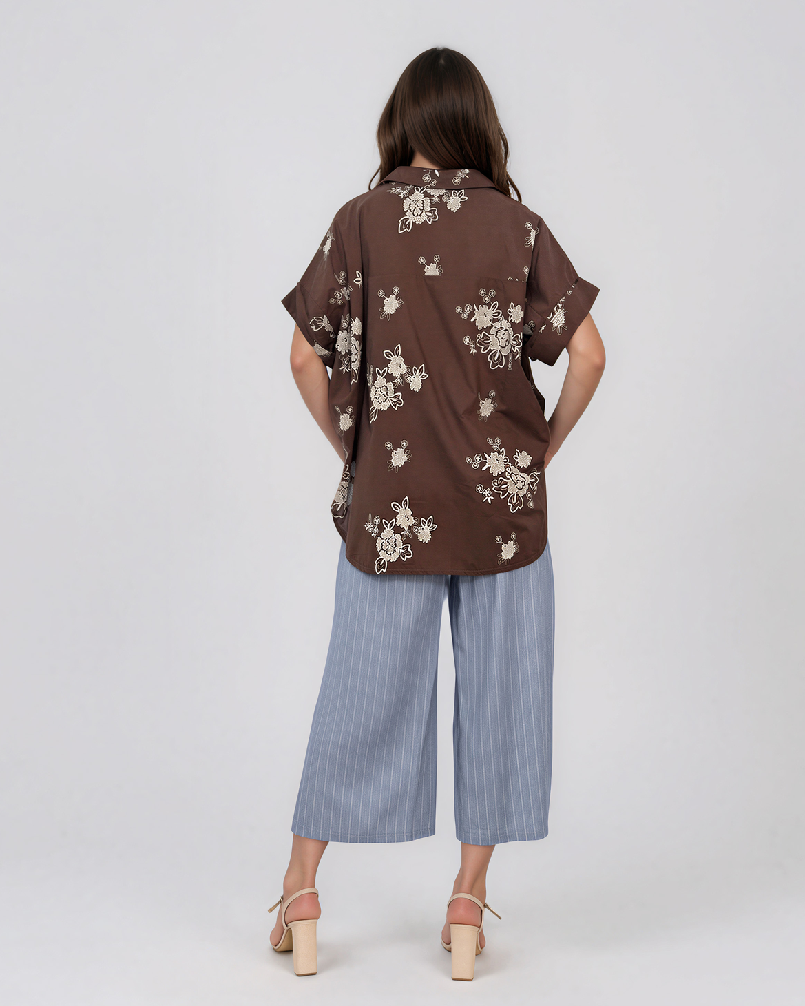 Pantaloni culotte din vâscoză și in cu dungi, lungime trei sferturi bleu HL180