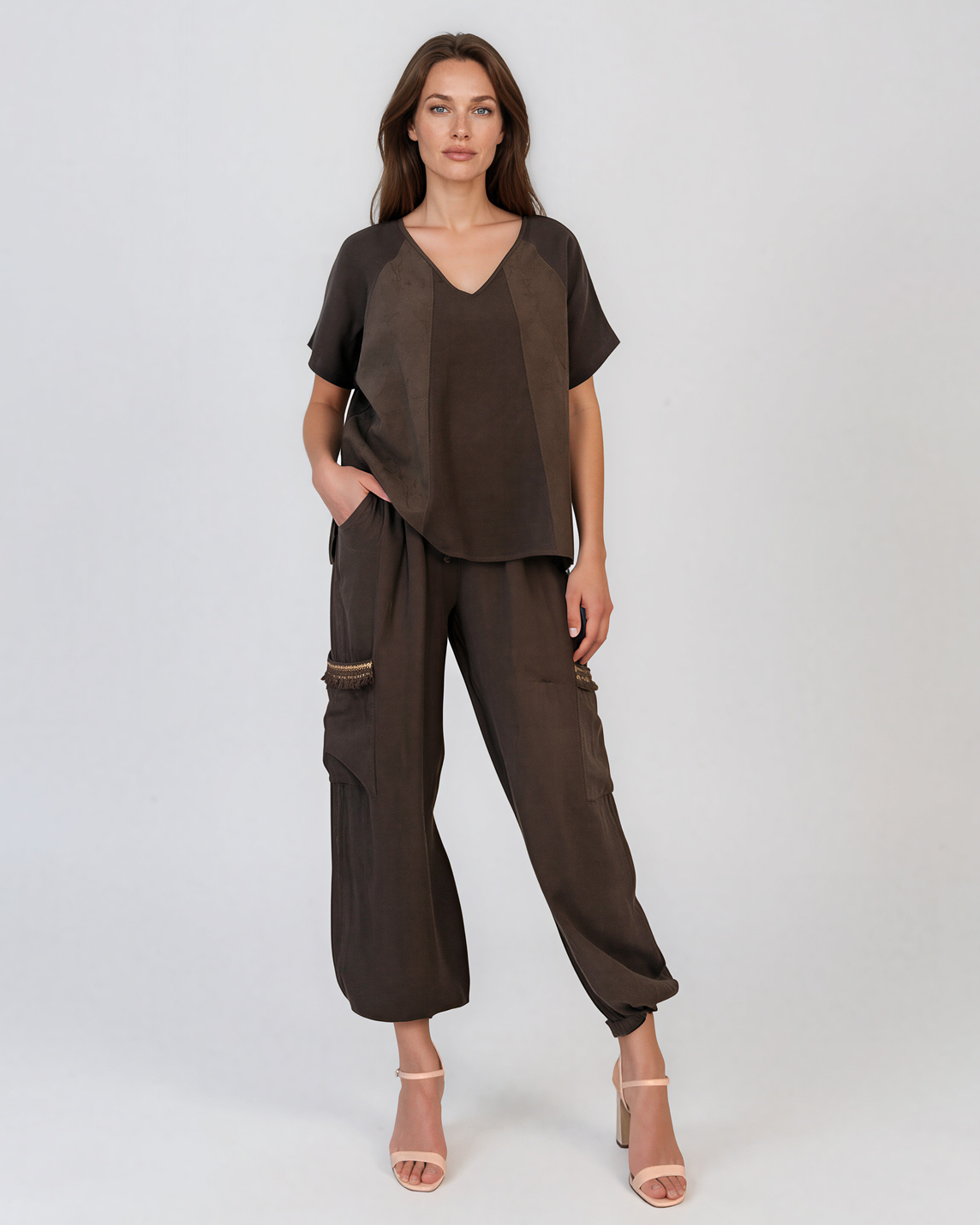 Pantaloni din in cu buzunare laterale și franjuri maro PN008