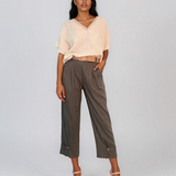 Pantaloni din in cu dungi și nasture decorativ kaki HL135