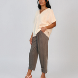 Pantaloni din in cu dungi și nasture decorativ kaki HL135