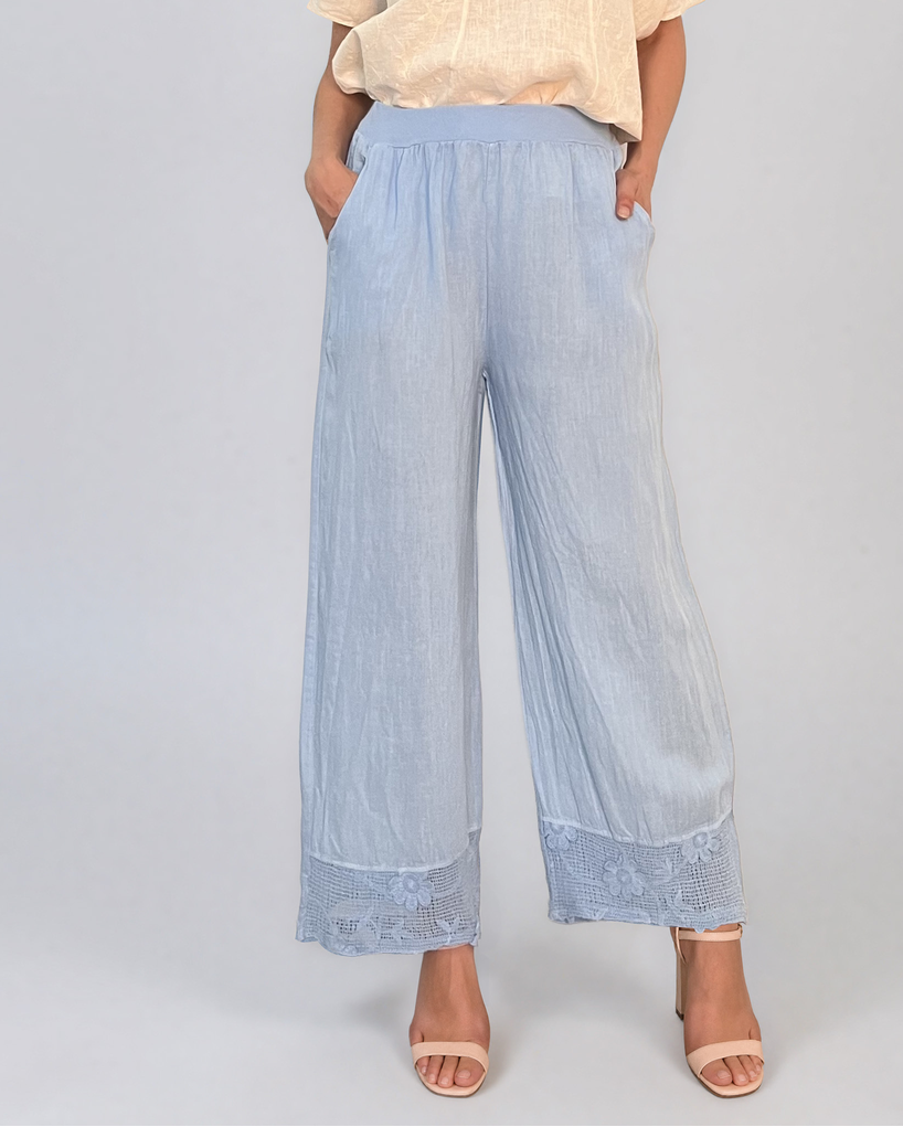 Pantaloni din in largi cu broderie jos bleu PN009