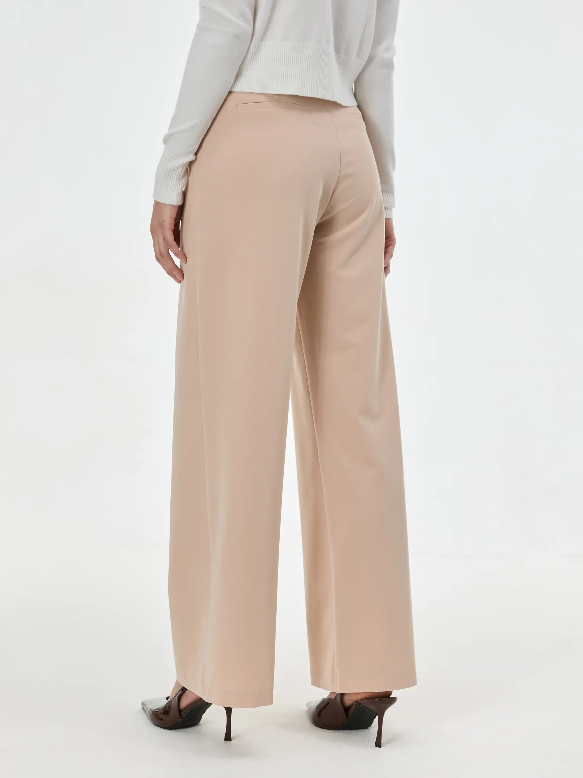 Pantaloni evazați cu clapetă buzunare ORSAY crem ORS013