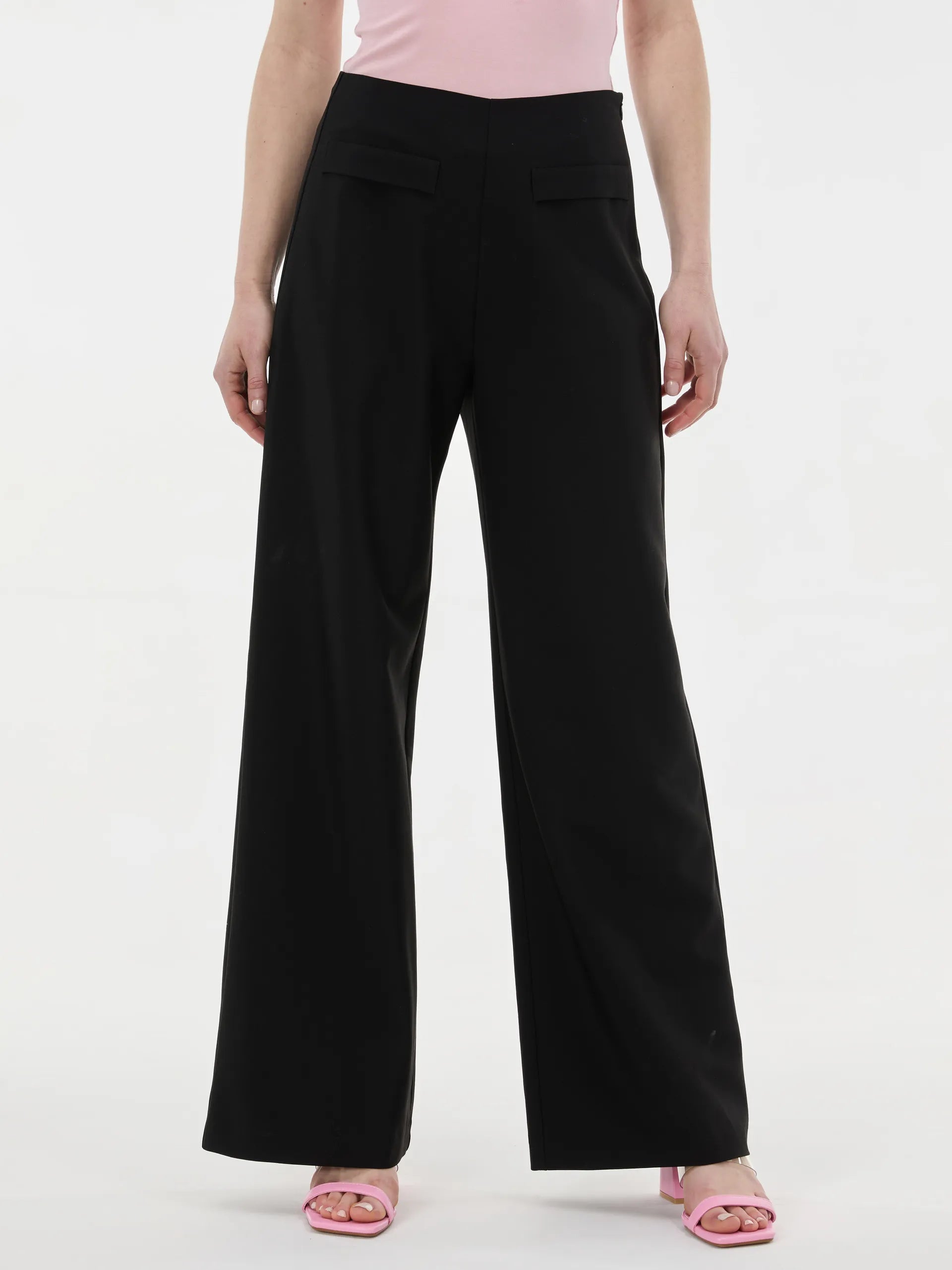 Pantaloni evazați cu clapetă buzunare ORSAY negru ORS013