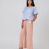 Pantaloni largi din material fin cu talie elastică roz PN060