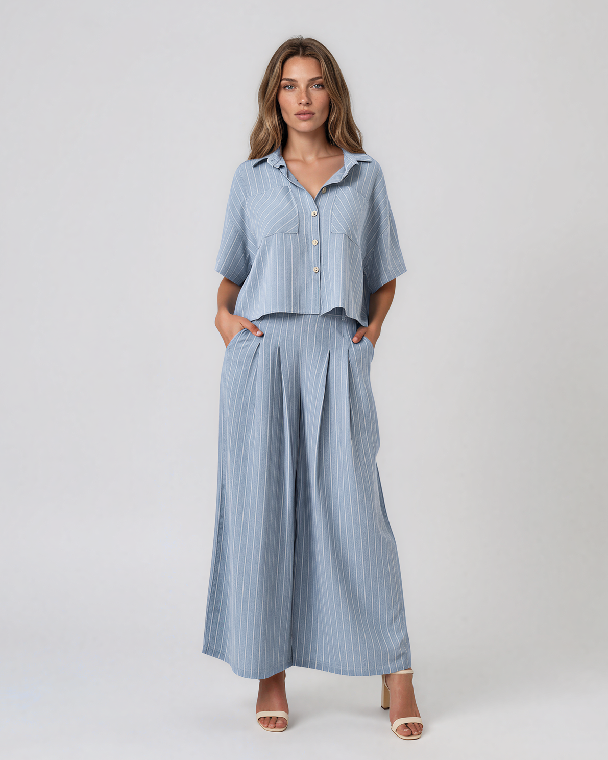 Pantaloni largi din vâscoză și in cu pense și dungi fine bleu HL179