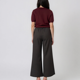 Pantaloni largi melanj cu pense maro PN090