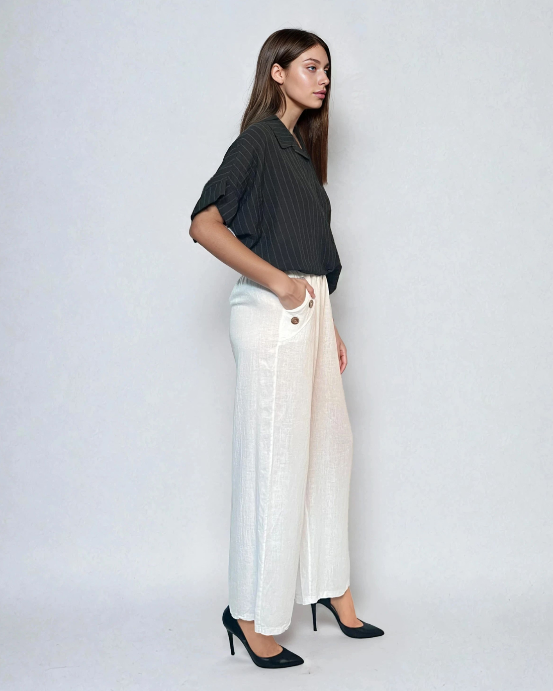 Pantaloni lungi din in cu nasturi decorativi pe buzunare alb 