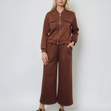 Pantaloni lungi la dungă din vâscoză maro 