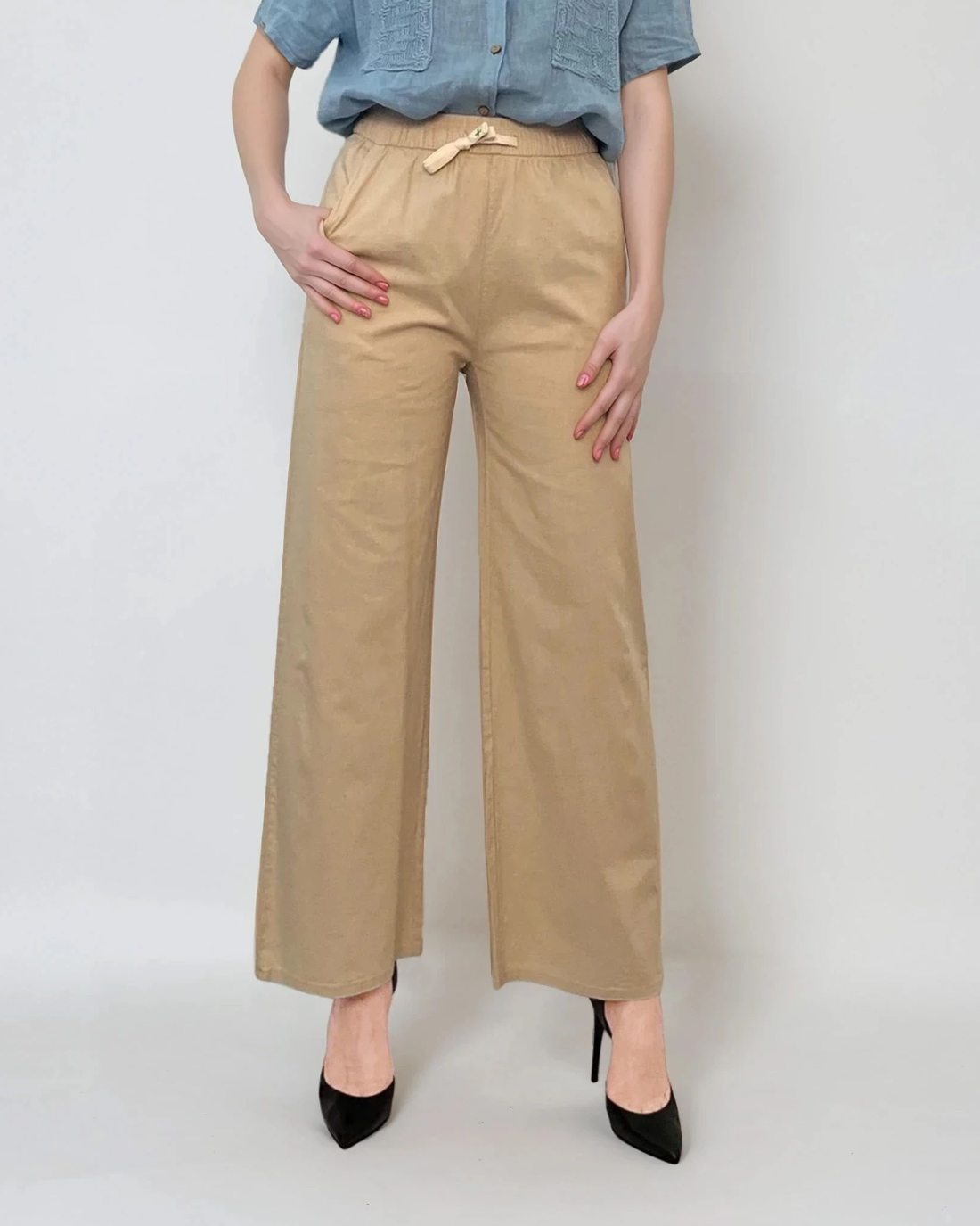 Pantaloni vaporoși cu șiret în talie beige 