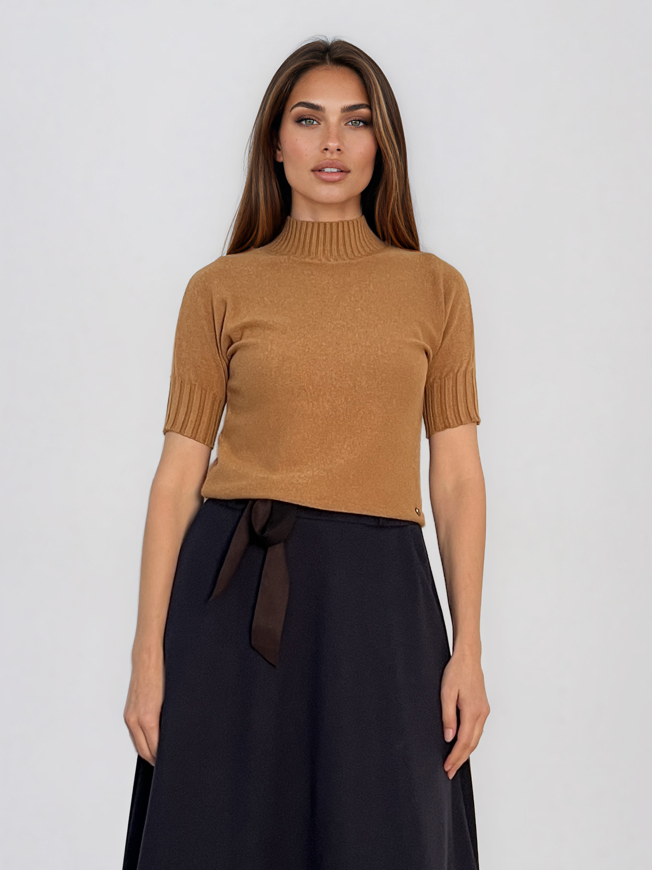 Pulover cu guler înalt şi mânecă scurtă beige HL242