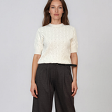 Pulover cu mânecă scurtă din tricot cu perle aplicate alb PN094