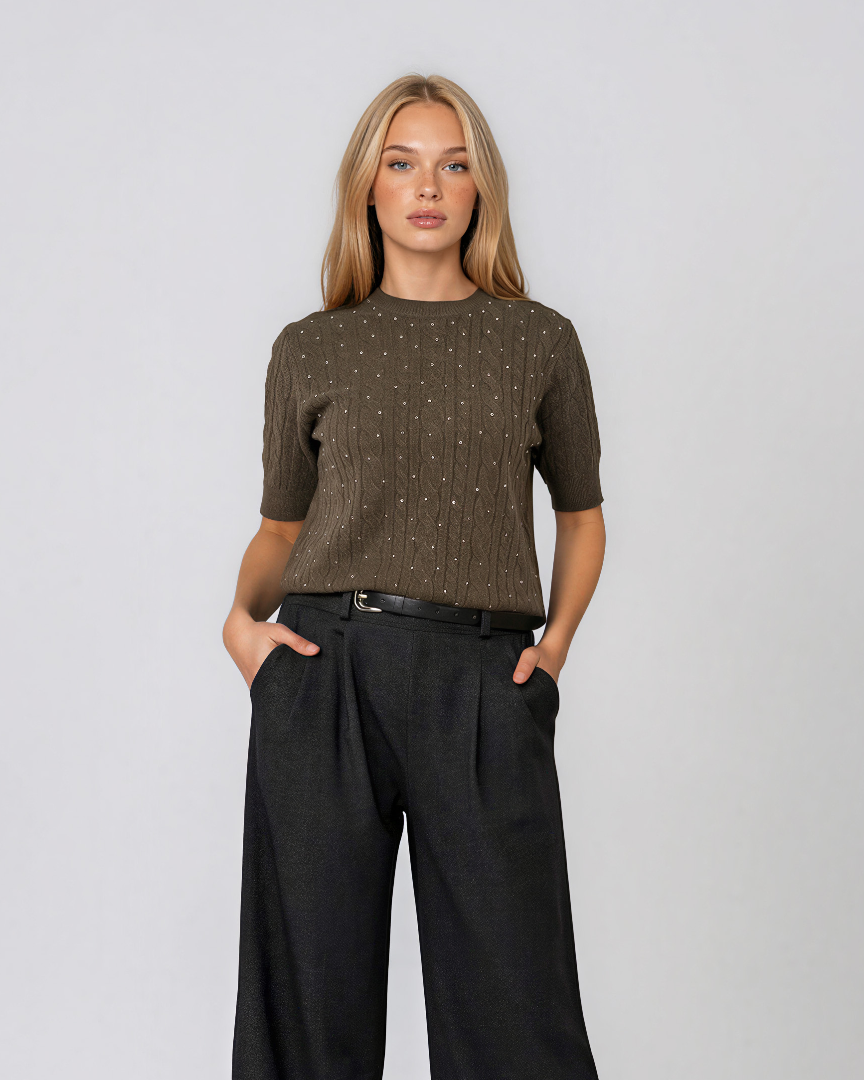 Pulover cu mânecă scurtă din tricot cu perle aplicate kaki PN094