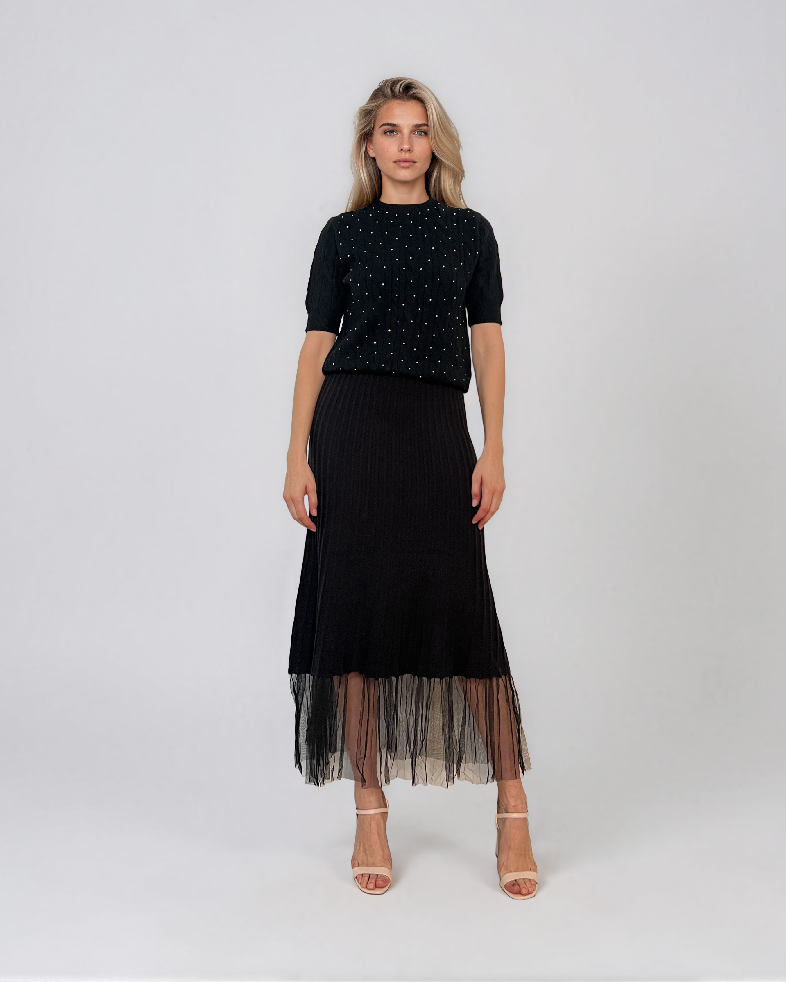 Pulover cu mânecă scurtă din tricot cu perle aplicate negru PN094