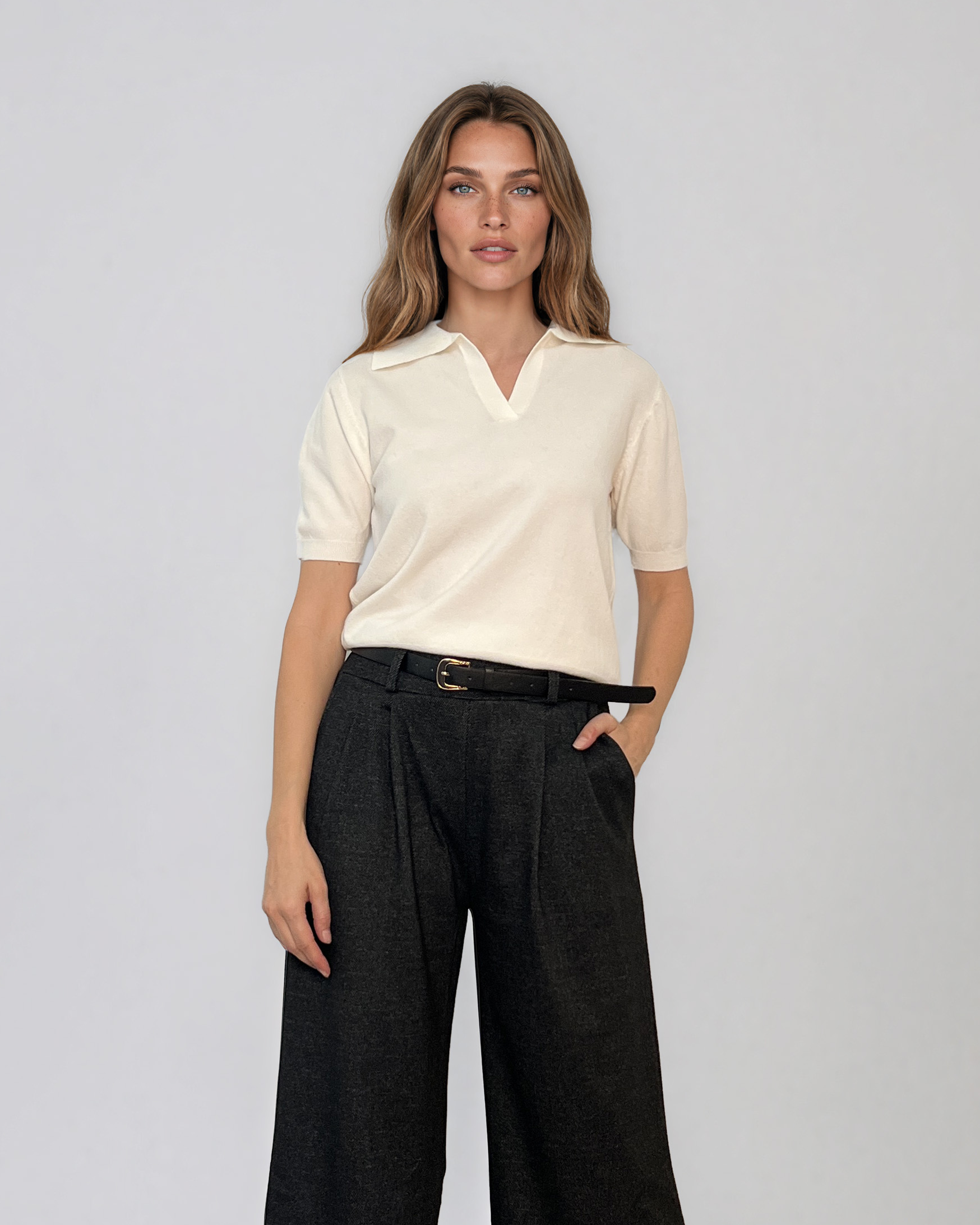 Pulover cu mânecă scurtă şi guler polo alb PN095
