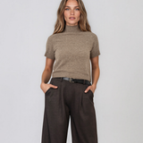 Pulover cu mânecă scurtă şi guler semi-înalt camel PN108