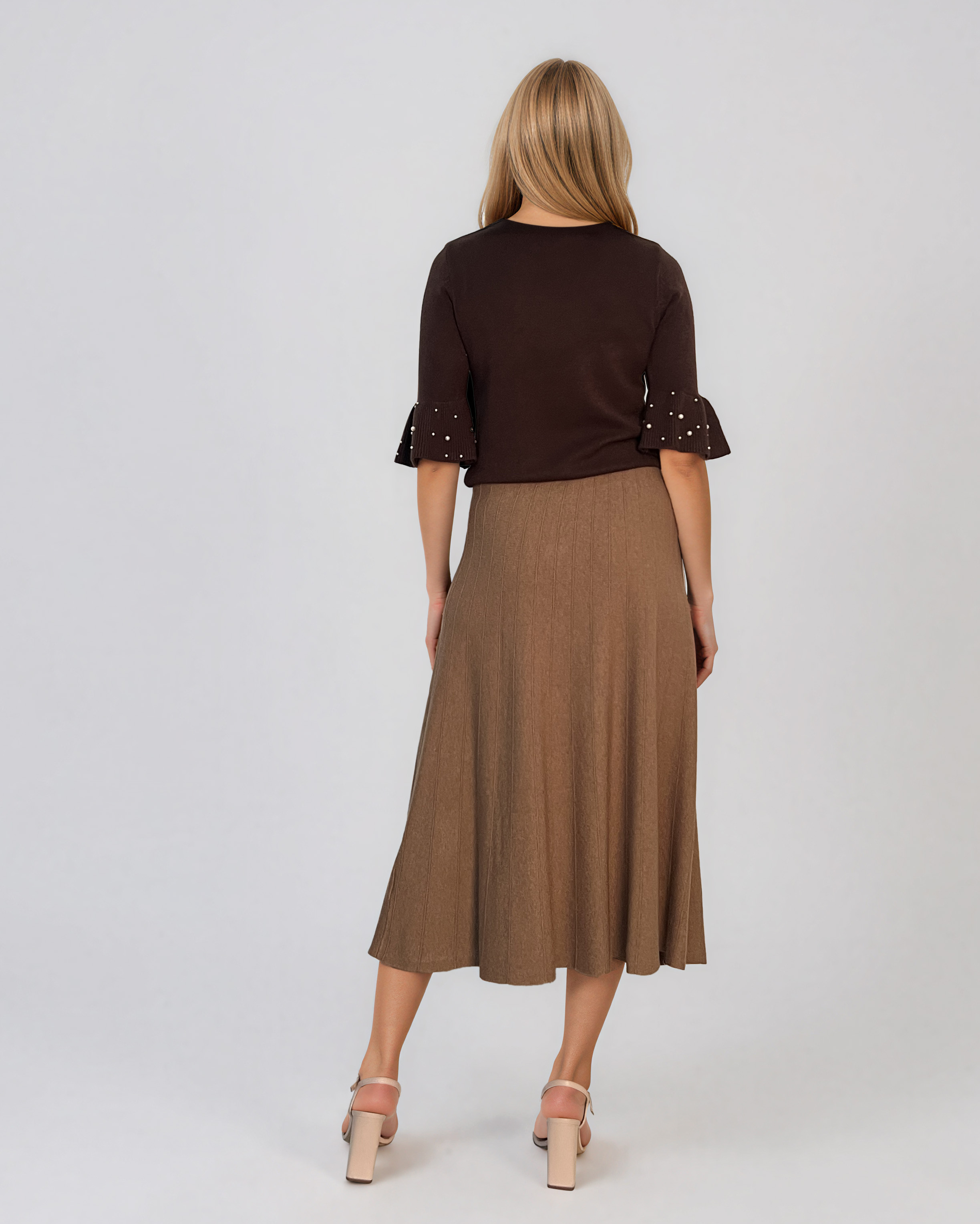 Pulover din tricot cu perle şi mâneci evazate maro DY734