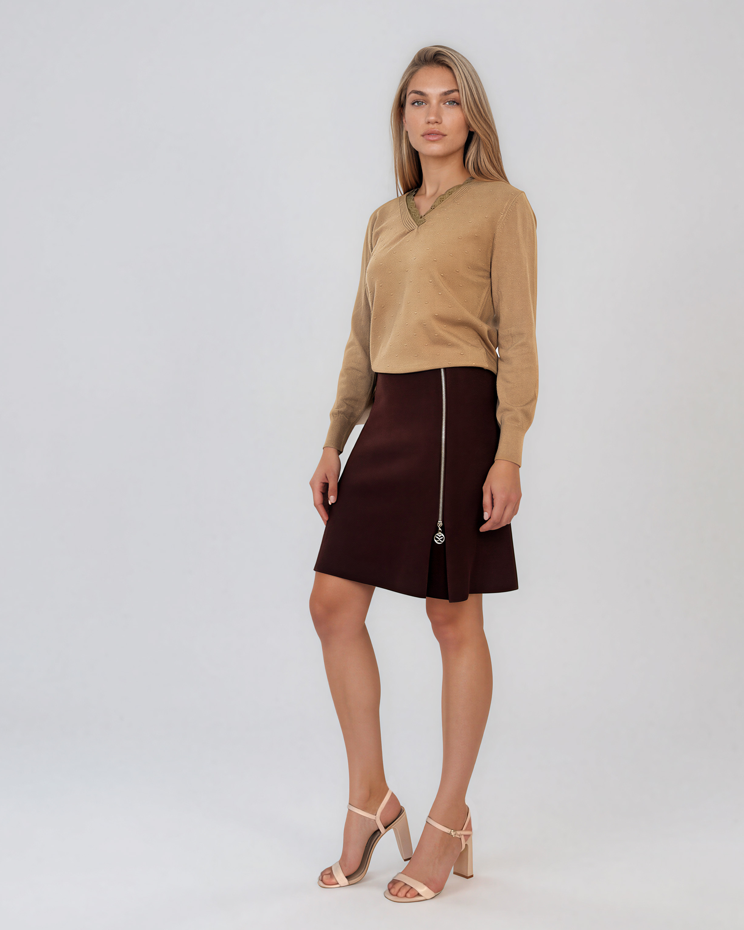 Pulover din tricot fin cu decolteu în V beige DY732