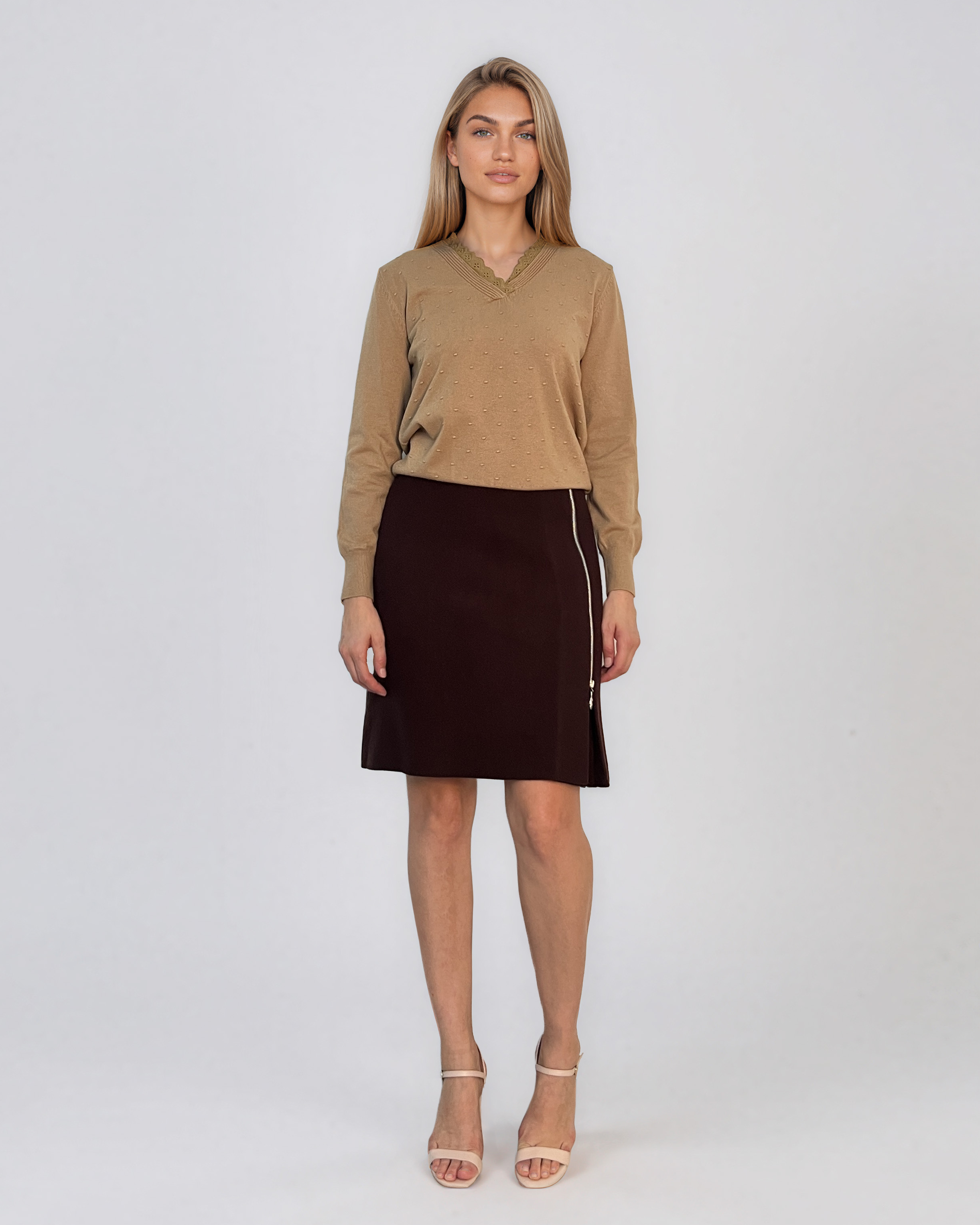 Pulover din tricot fin cu decolteu în V beige DY732