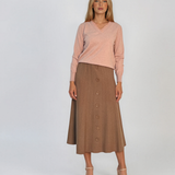 Pulover din tricot fin cu decolteu în V roz DY732