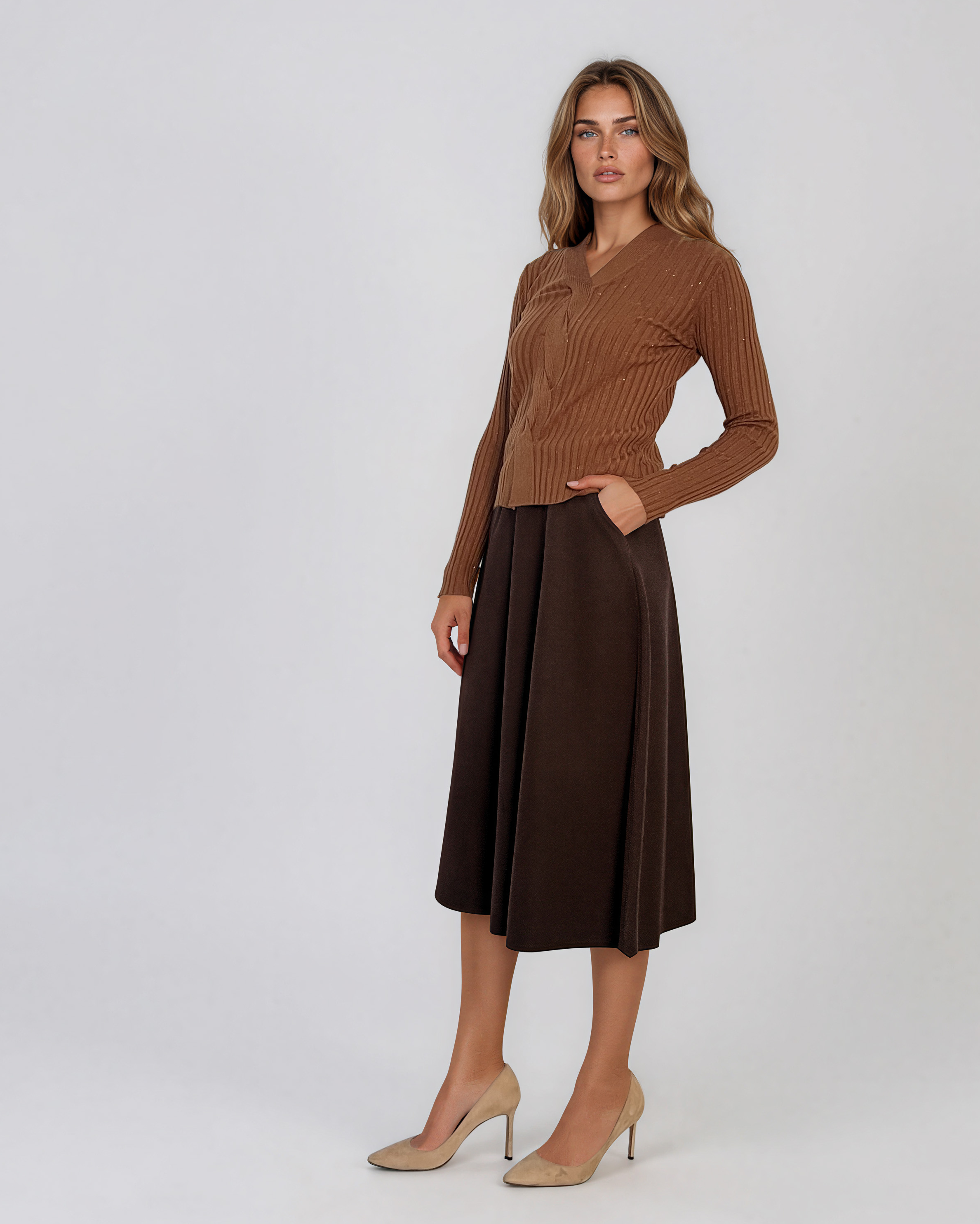 Pulover din tricot reiat cu decolteu în V camel PN131