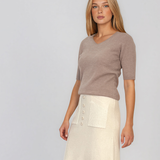 Pulover fin cu decolteu în V beige HL260