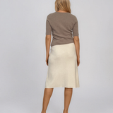 Pulover fin cu decolteu în V beige HL260