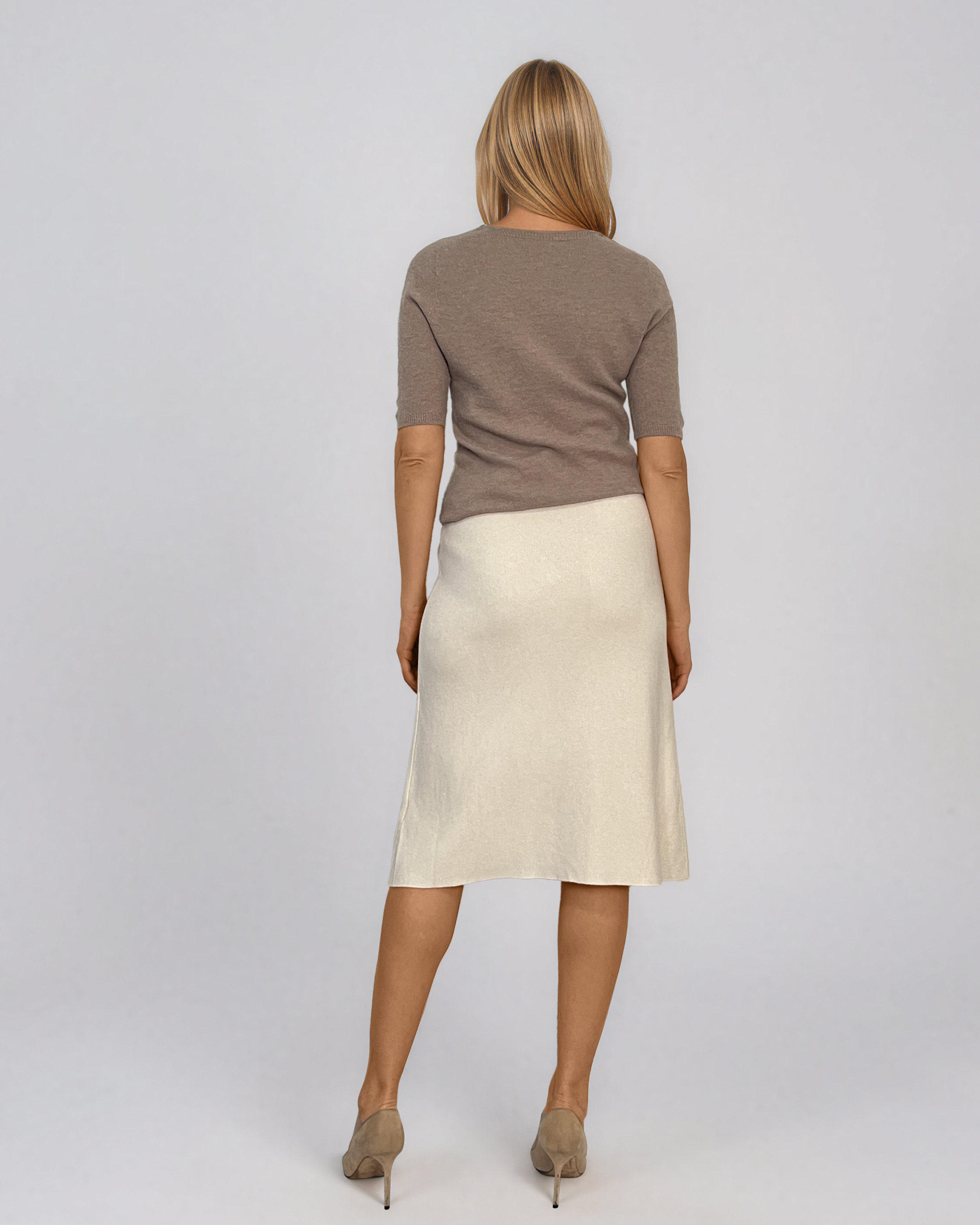 Pulover fin cu decolteu în V beige HL260