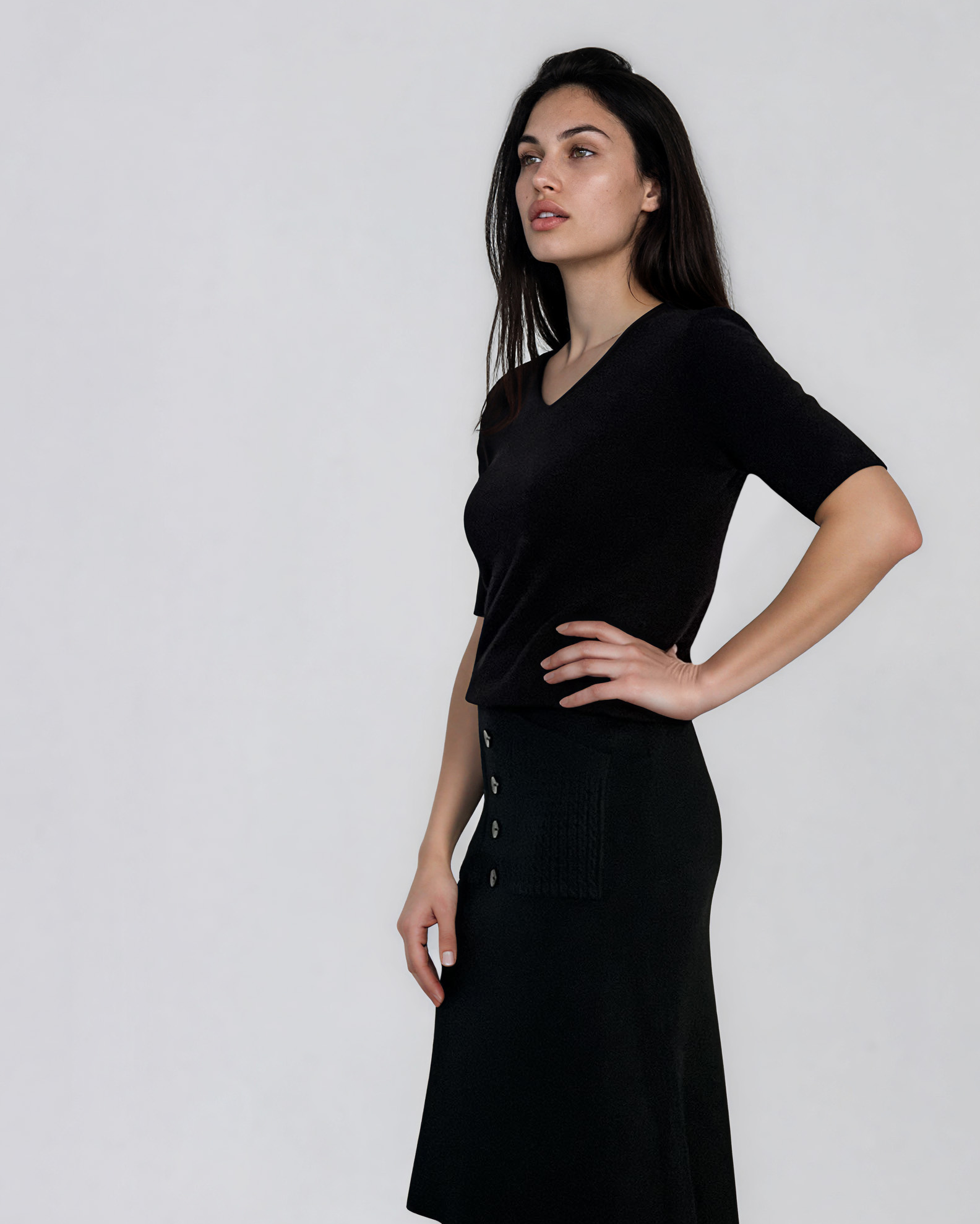 Pulover fin cu decolteu în V negru HL260