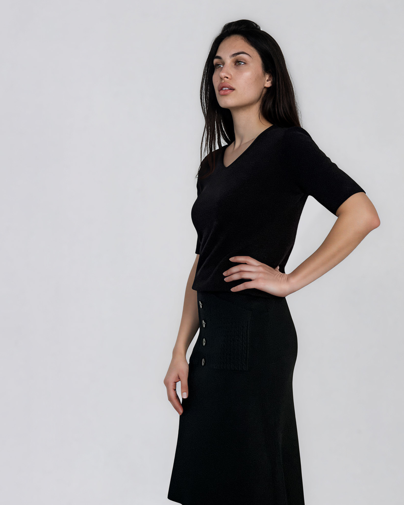 Pulover fin cu decolteu în V negru HL260