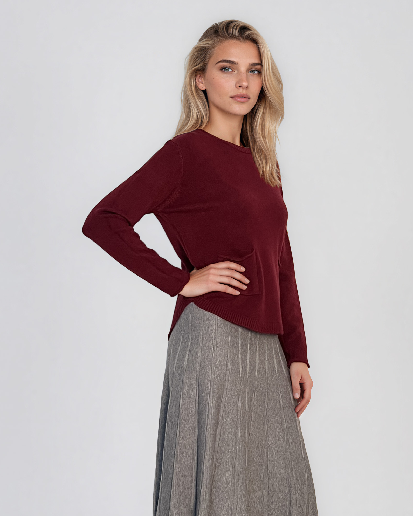 Pulover fin cu decolteu rotund grena PN144