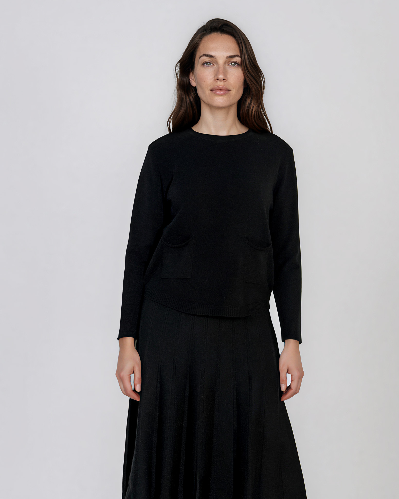 Pulover fin cu decolteu rotund negru PN144