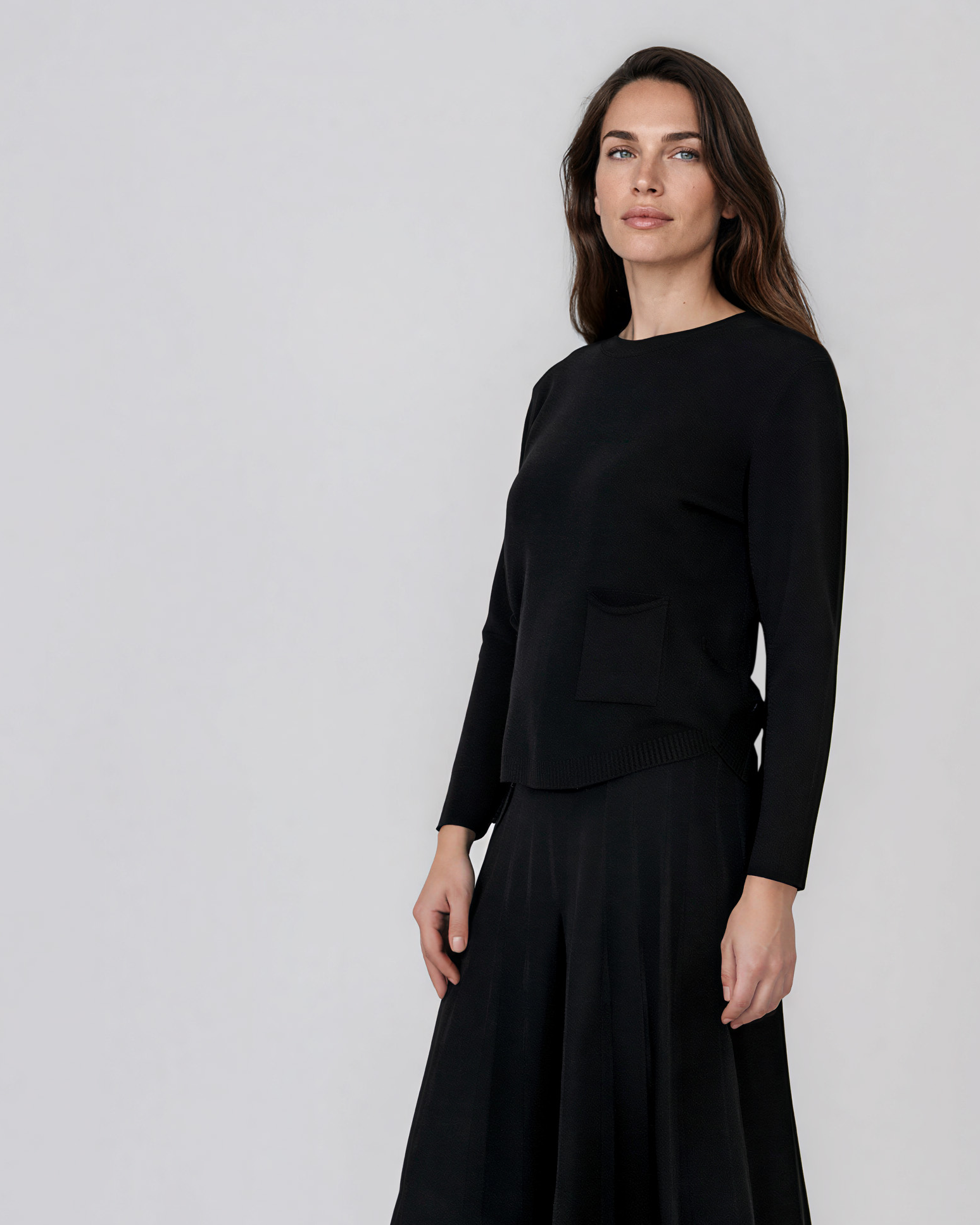 Pulover fin cu decolteu rotund negru PN144