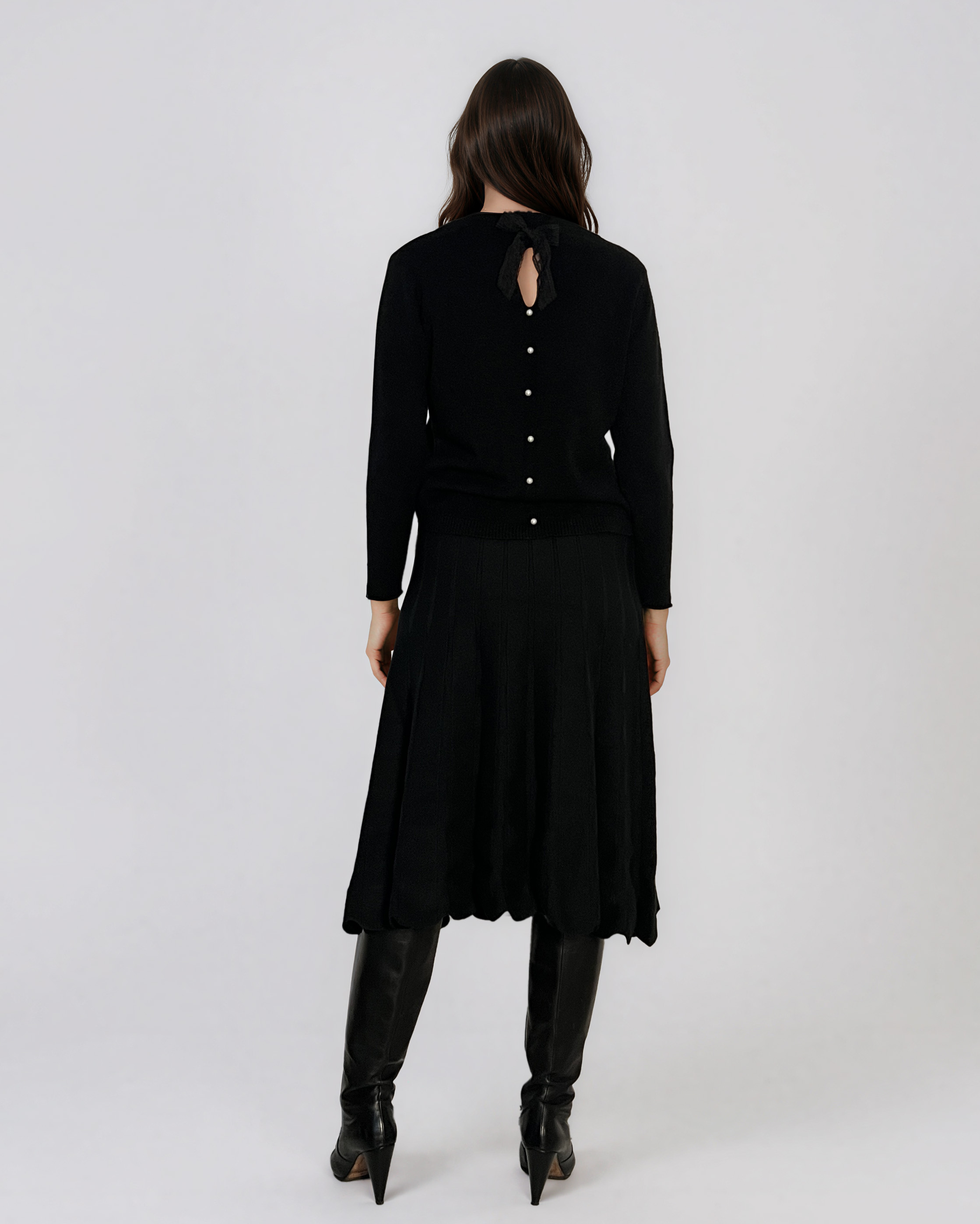 Pulover fin cu decolteu rotund negru PN144