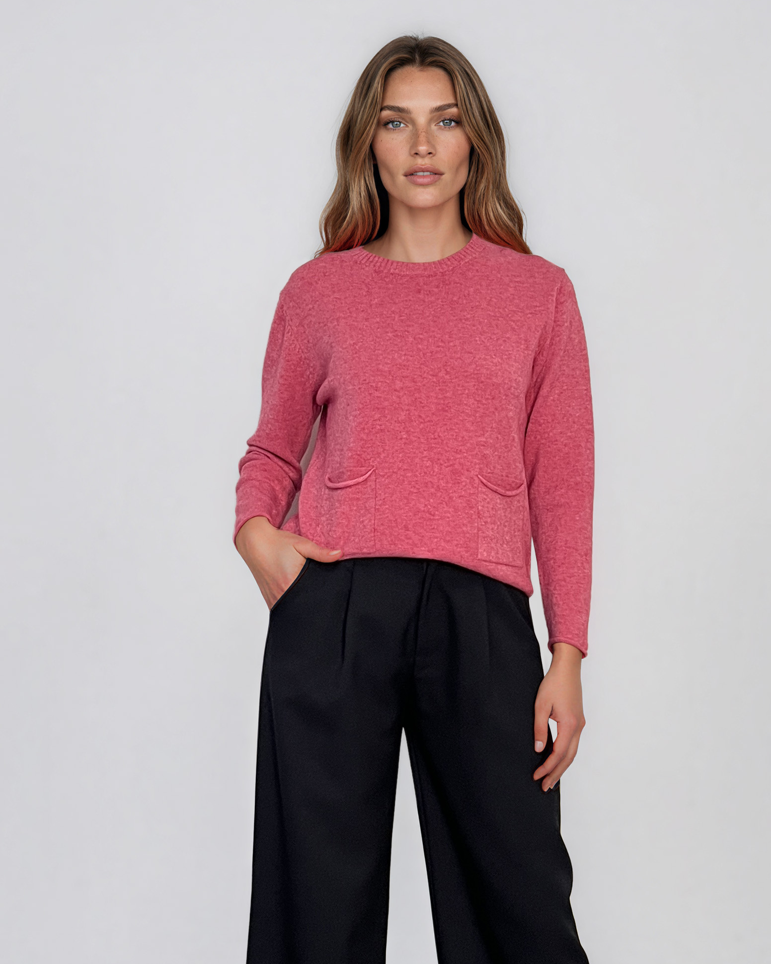 Pulover fin cu decolteu rotund roz PN144