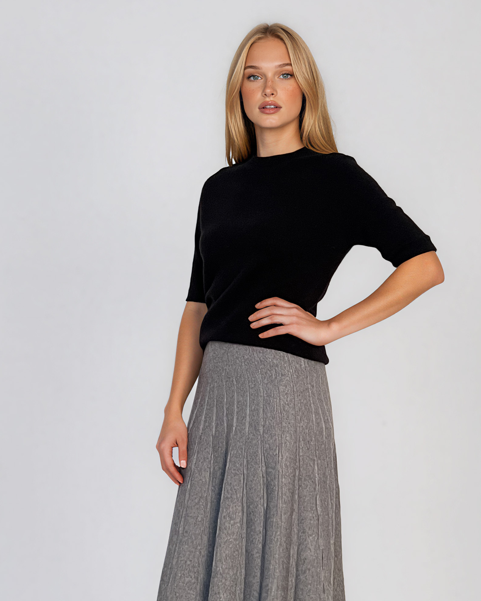 Pulover fin cu mânecă scurtă negru HL259