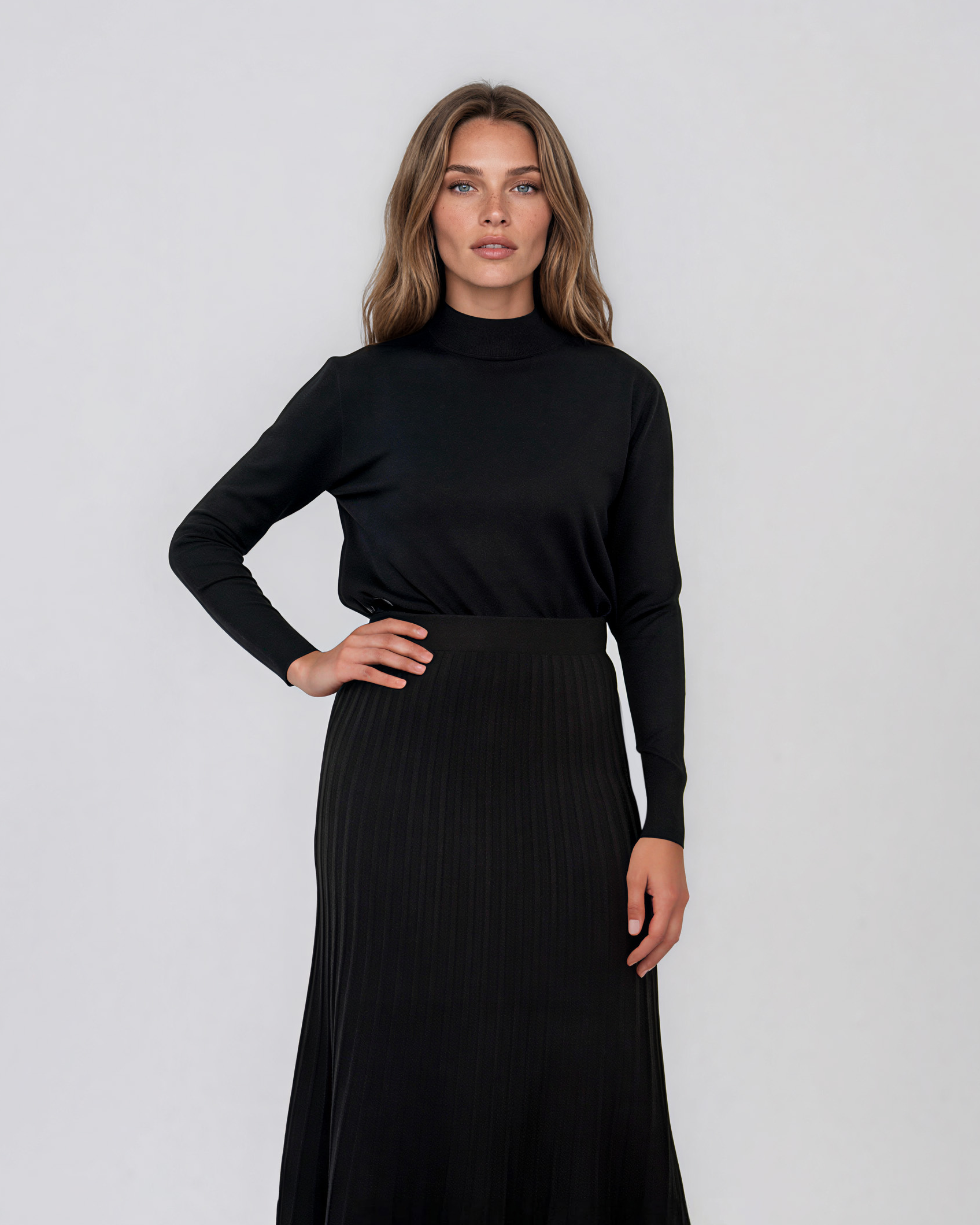 Pulover lejer cu guler semi-înalt din lână şi caşmir negru LR360