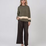 Pulover lejer din tricot cu dungi contrastante kaki PN104